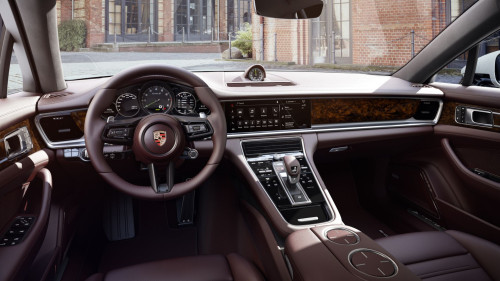 포르쉐_Panamera_2023년형_가솔린 4.0 플러그인 하이브리드_Panamera Turbo S E-Hybrid_color_int_Leather interior in Marsala.jpg