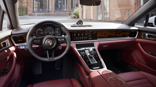 포르쉐_Panamera_2023년형_가솔린 4.0 플러그인 하이브리드_Panamera Turbo S E-Hybrid_color_int_Two-tone leather interior in Black and Red.jpg