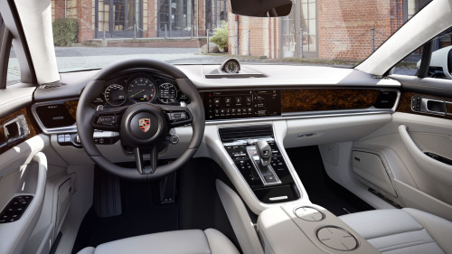 포르쉐_Panamera_2023년형_가솔린 4.0 플러그인 하이브리드_Panamera Turbo S E-Hybrid_color_int_Two-tone leather interior in Black and Crayon.jpg