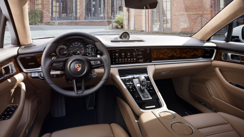 포르쉐_Panamera_2023년형_가솔린 4.0 플러그인 하이브리드_Panamera Turbo S E-Hybrid_color_int_Two-tone leather interior in Black and Beige.jpg